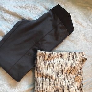 Quarter sleeve sweater.